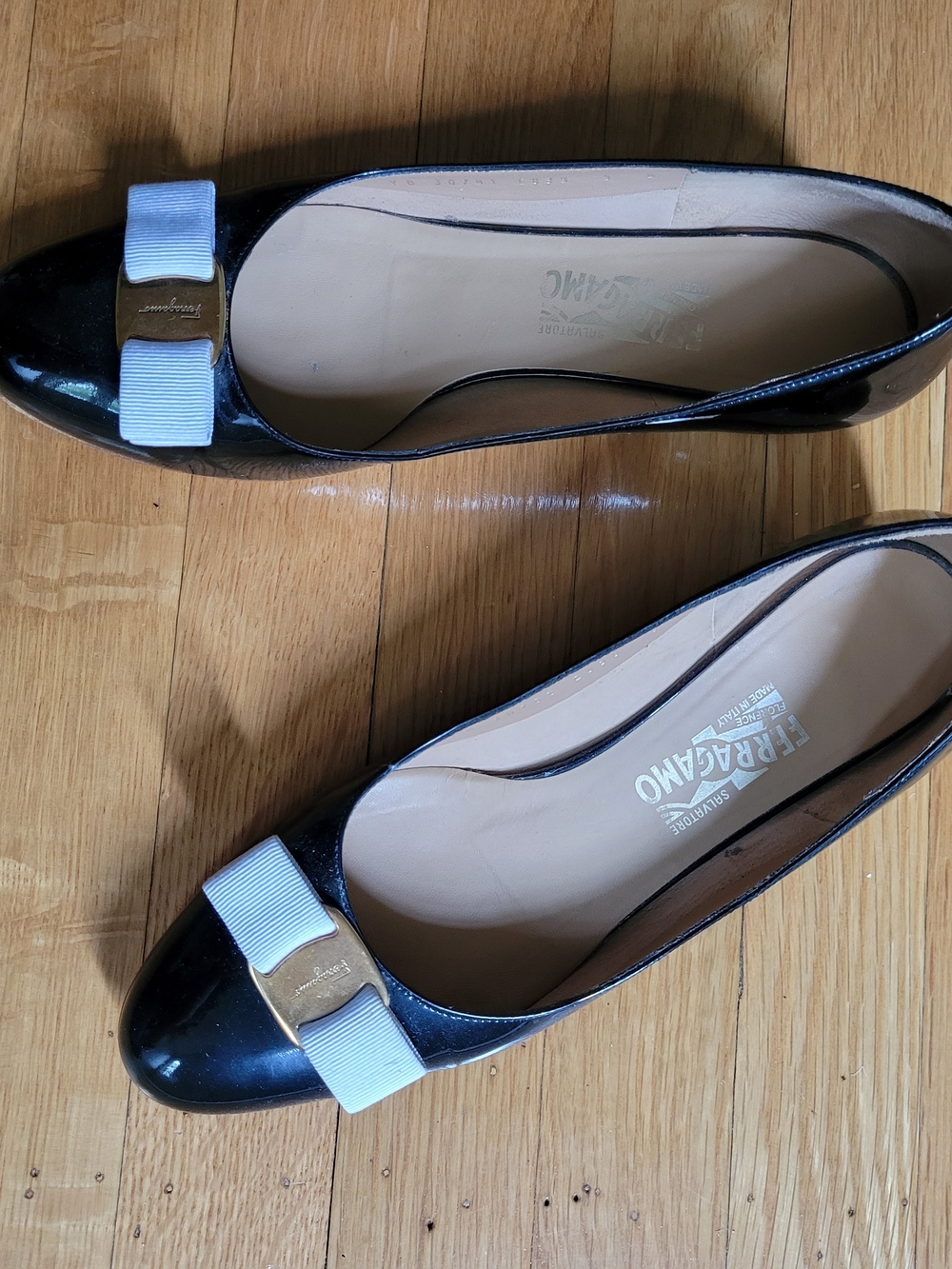Salvatore Ferragamo Black&white Patent Vara Bow Heels